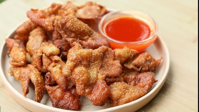 Kulit ayam garing tanpa tepung