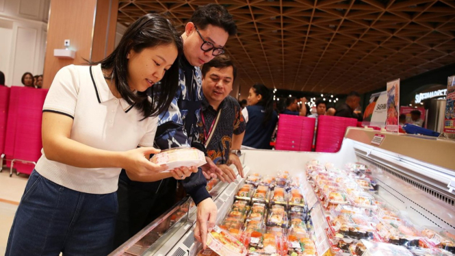 Pembukaan AEON Paris Van Java di Paris Van Java, Bandung