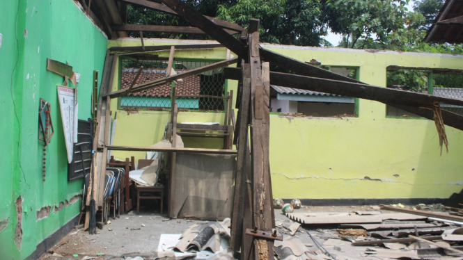 Salah satu gedung sekolah yang rusak dan akan direhab